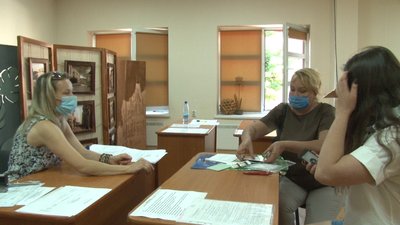 Абітурієнти почали подавати документи на вступ до вишів