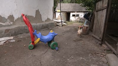 "Готова на собачу будку, тільки щоб не стріляли": на Новгород-Сіверщині люди покидають прикордонні села