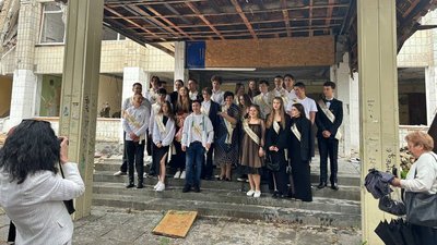 навчальний рік, школа, ліцей, учень, випуск, випускний, війна