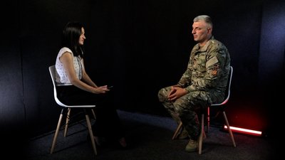 "Я не вбивця. Я захищаю свою країну": історія снайпера з Вінниччини на псевдо "Капелан" "Я не вбивця. Я захищаю свою країну": історія снайпера з Вінниччини на псевдо "Капелан"