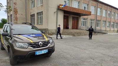 Поліцейський офіцер Байковецької громади на Тернопільщині Сергій Зембович часто зустрічається з дітьми Поліцейський офіцер Байковецької громади на Тернопільщині Сергій Зембович часто зустрічається з дітьми