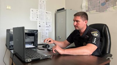 "Війська РФ були на кордоні нашої громади". Як працюють поліцейські офіцери громади у Карпівській громаді Криворіжжя "Війська РФ були на кордоні нашої громади". Як працюють поліцейські офіцери громади у Карпівській громаді Криворіжжя