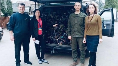 Волонтери з Прикарпаття передали нацгвардійцям тонну гуманітарної допомоги