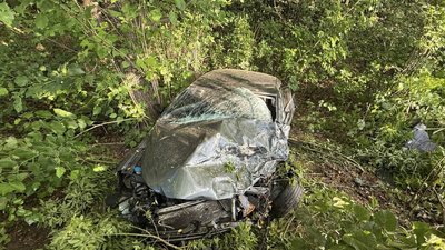 В аварії біля Луцька загинуло двоє водіїв, пасажирка у лікарні В аварії біля Луцька загинуло двоє водіїв, пасажирка у лікарні