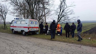 Рятувальники за допомогою спеціального інструменту звільнили водія з понівеченої автівки Рятувальники за допомогою спеціального інструменту звільнили водія з понівеченої автівки