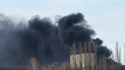 Стовп диму над селищем Жуковського у Харкові: загорівся котедж