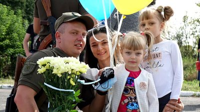 Прикарпатські правоохоронці повернулися зі сходу України Прикарпатські правоохоронці повернулися зі сходу України