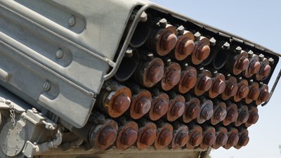 Зі ствольної артилерії та РСЗВ: росіяни продовжують обстрілювати прикордоння Чернігівщини