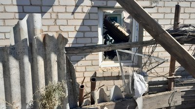 Пошкоджений обстрілом РФ будинок