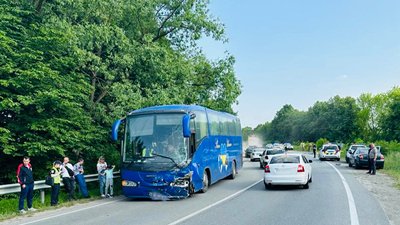 На Івано-Франківщині сталася ДТП. Загинув неповнолітній хлопець На Івано-Франківщині сталася ДТП. Загинув неповнолітній хлопець