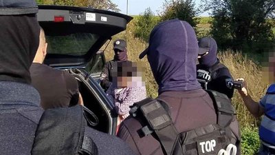 На Волині за збут наркотиків затримали жінку та трьох її спільників На Волині за збут наркотиків затримали жінку та трьох її спільників