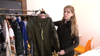 "Вишиванки, які знають за кордоном". Як подружжя Ткачуків у час війни облаштувало цех із пошиття етноодягу "Вишиванки, які знають за кордоном". Як подружжя Ткачуків у час війни облаштувало цех із пошиття етноодягу