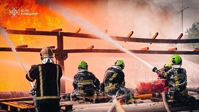 Пожежа, яка виникла внаслідок атаки РФ на Київщині, 12 червня 2024 року