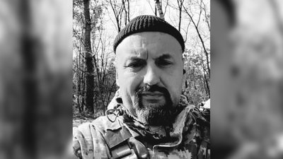 На Чернігівщині в останню путь провели чотирьох військовий ЗСУ На Чернігівщині в останню путь провели чотирьох військовий ЗСУ