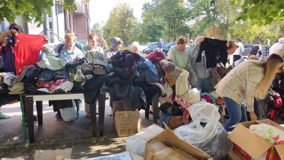 У Полтаві триває проєкт для ВПО "Соціальний гардероб": скільки одягу встигли роздати У Полтаві триває проєкт для ВПО "Соціальний гардероб": скільки одягу встигли роздати