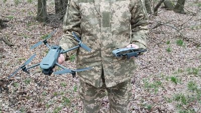 Дрони, з якими працює військовий