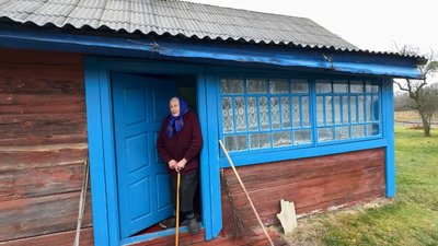 Село Сваловичі на Волині: раз в тиждень приїжджає "магазин на колесах" Село Сваловичі на Волині: раз в тиждень приїжджає "магазин на колесах"