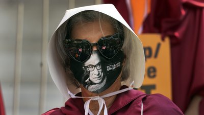 У США тисячі жінок протестували проти переобрання Трампа У США тисячі жінок протестували проти переобрання Трампа