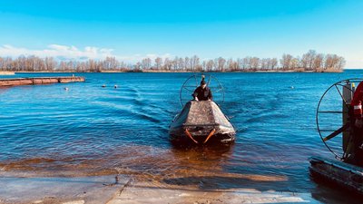 Потрібні морпіхам на півдні: волонтери з Черкащини передали два човни Потрібні морпіхам на півдні: волонтери з Черкащини передали два човни
