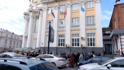 У Вінниці до Дня спротиву окупації Криму підняли кримськотатарський прапор У Вінниці до Дня спротиву окупації Криму підняли кримськотатарський прапор