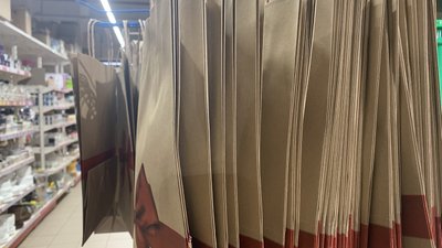 Обмежене використання пластику: у що пакують продукти закарпатці