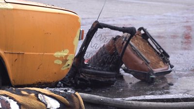 У середмісті Харкова горів автомобіль У середмісті Харкова горів автомобіль