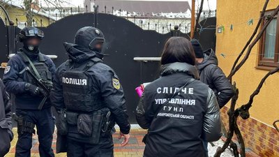 Торгували канабісом і метамфетаміном: п'ятьом закарпатцям повідомили про підозру Торгували канабісом і метамфетаміном: п'ятьом закарпатцям повідомили про підозру