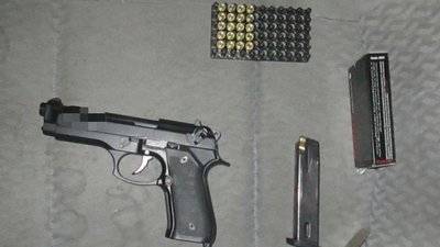 Зброю та набої вилучили на Закарпатті правоохоронці з автомобіля тячівця Зброю та набої вилучили на Закарпатті правоохоронці з автомобіля тячівця