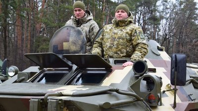 В Оршанці навчали водіїв БТР та навідників В Оршанці навчали водіїв БТР та навідників