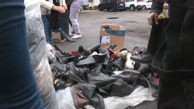 У Черкасах роздавали продуктові набори для переселенців У Черкасах роздавали продуктові набори для переселенців