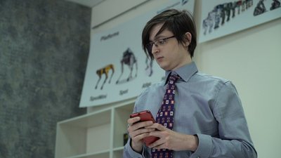 Випускник полтавського вишу Олексій Михайліченко сконструював модель наземного дрона Випускник полтавського вишу Олексій Михайліченко сконструював модель наземного дрона