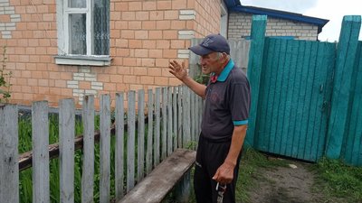 Як під постійними обстрілами росіян живе прикордонне село Старикове на Сумщині Як під постійними обстрілами росіян живе прикордонне село Старикове на Сумщині