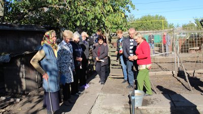 У Долинській запустили водогін. Почали будувати за державні гроші, закінчують за свої