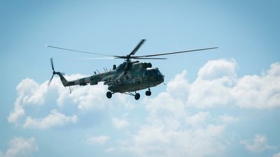 У Карпатах авіатори-рятувальники вчилися виживати та рятувати під час аварії в повітрі У Карпатах авіатори-рятувальники вчилися виживати та рятувати під час аварії в повітрі