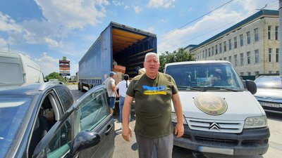 Тернопільські волонтери відправили допомогу бійцям Тернопільські волонтери відправили допомогу бійцям