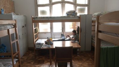 Туризм на Прикарпатті в умовах війни: як працюють готелі, хостели й сувенірні крамниці Туризм на Прикарпатті в умовах війни: як працюють готелі, хостели й сувенірні крамниці