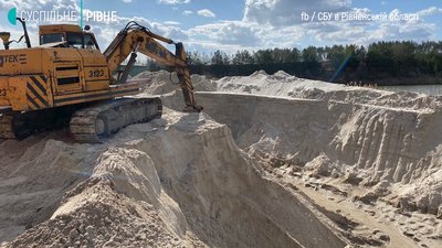 СБУ викрила масштабну схему нелегального видобутку піску на Рівненщині