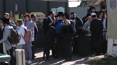 Посвяткували — і додому: паломники-хасиди їдуть з Умані