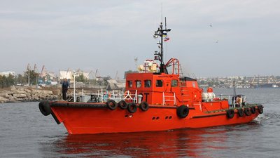 В Одеській області дівчину на надувному матраці віднесло з пляжу до акваторії місцевого порту