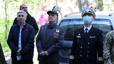 В Одесі з оркестром привітали 100-річного морпіха-ветерана