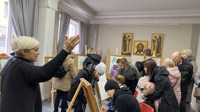 На Тернопільщині переселенцям з Маріуполя провели екскурсію На Тернопільщині переселенцям з Маріуполя провели екскурсію