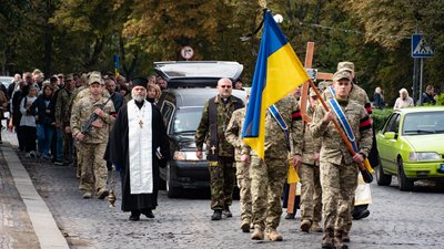 В Ужгороді попрощалися із загиблим військовим Олександром Пристаєю