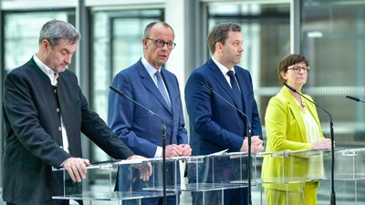 Фрідріх Мерц, Маркус Зедер та керівники партій СДПН Ларс Клінґбейл та Саскія Ескен