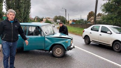"Машину носило, як в ожеледицю": розповідь учасників ще однієї ДТП у Березному на Чернігівщині "Машину носило, як в ожеледицю": розповідь учасників ще однієї ДТП у Березному на Чернігівщині
