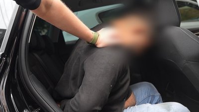 Видавали себе за волонтерів: на Одещині групу підозрюють у шахрайстві з продажем авто для ЗСУ Видавали себе за волонтерів: на Одещині групу підозрюють у шахрайстві з продажем авто для ЗСУ