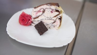 Житомирянка Наталія Блажиєвська поділилася секретами приготування млинців на Масницю Житомирянка Наталія Блажиєвська поділилася секретами приготування млинців на Масницю