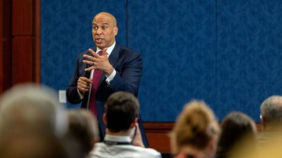 Сенатор США Корі Букер, представник Демократичної партії від штату Нью-Джерсі