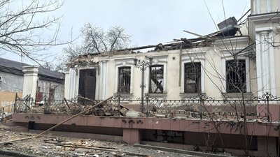 Російські військові ввечері 21 січня атакували Миколаїв безпілотниками. Внаслідок падіння уламків від газопостачання відключено 14 абонентів, знеструмлено 94 абоненти, без теплопостачання 21 житловий будинок Російські військові ввечері 21 січня атакували Миколаїв безпілотниками. Внаслідок падіння уламків від газопостачання відключено 14 абонентів, знеструмлено 94 абоненти, без теплопостачання 21 житловий будинок
