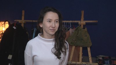 Продають вінтажний одяг, килими, рушники: у Вінниці збирають гроші для захисників Продають вінтажний одяг, килими, рушники: у Вінниці збирають гроші для захисників