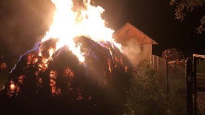 Чотири тонни сіна згоріли на території дворогосподарства на Тячівщині